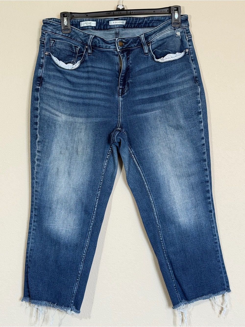 Vigoss Distressed Cropped Ankle Jeans in Medium Blue Wash